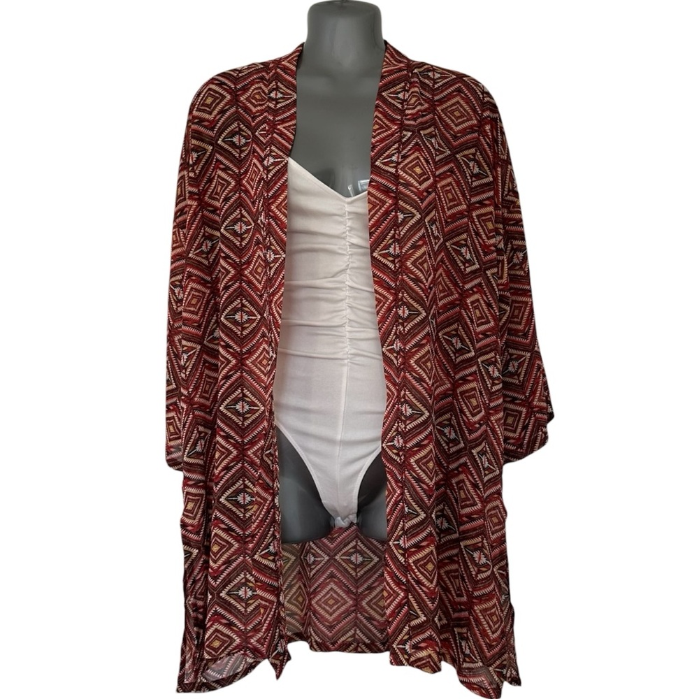 F21 👘 Red & Black Patterned Kimono Robe - Picture 3 of 8